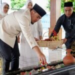 Ziarah ke Makam Bapak Pembangunan Kota Cilegon, Wali Kota Robinsar Ajak Teladani Perjuangan Tb Aat Syafaat