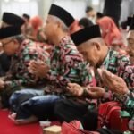 Realisasikan Program Umrah Gratis, Robinsar Lepas 37 Jamaah Umrah