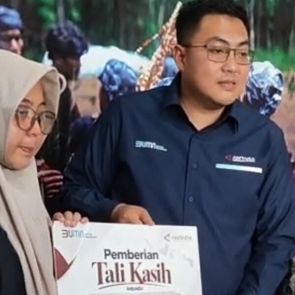 ANTARA Salurkan Tali Kasih dan Luncurkan Ruang Rapat Muhammad Bagus Khoirunnas